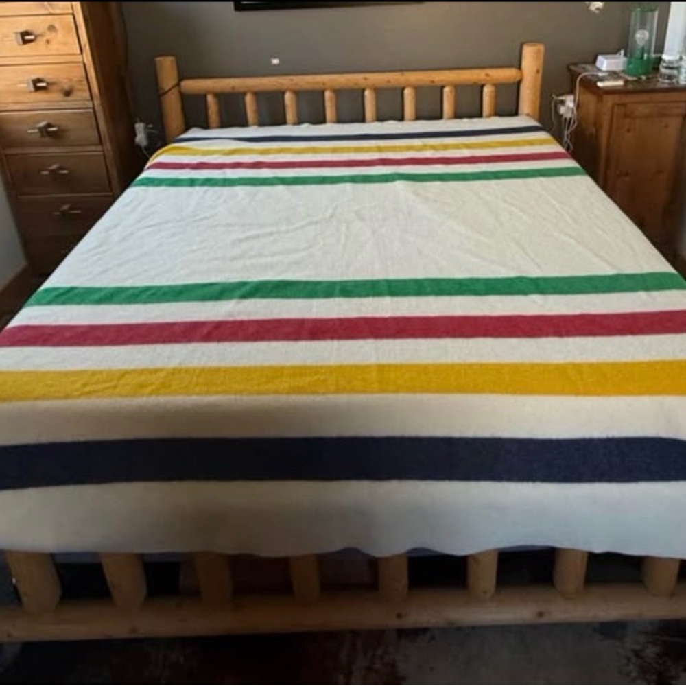 Vintage Hudson Bay 6-point blanket- queen size